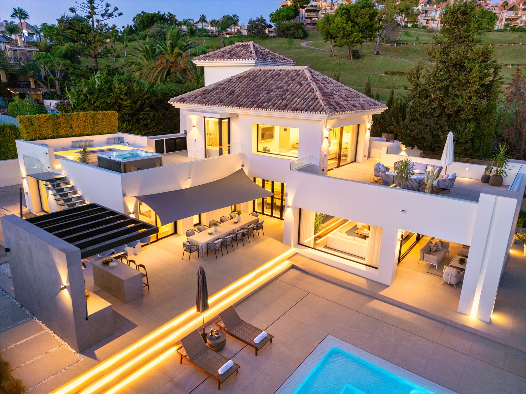 Renovated villa with sea views