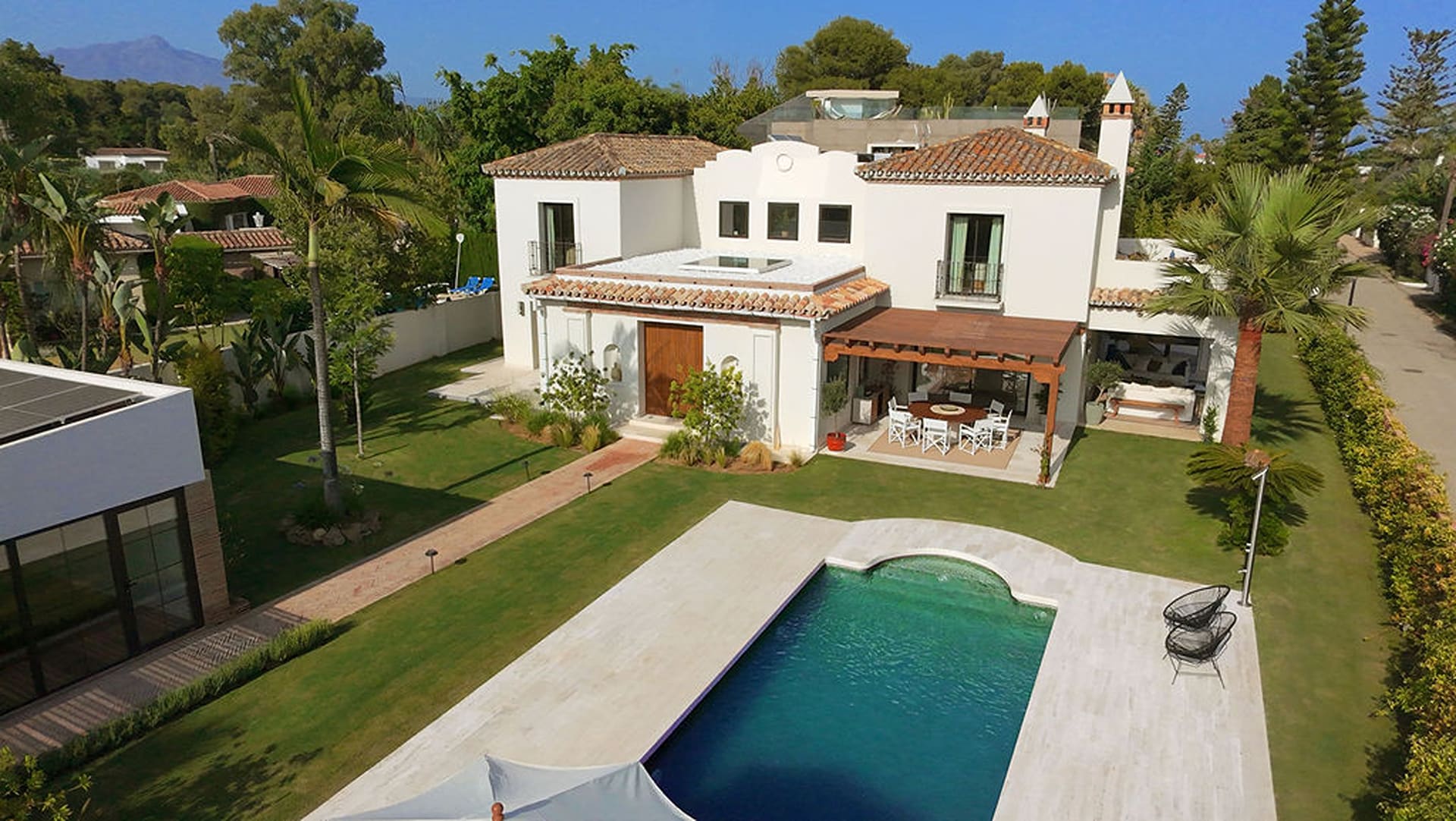 Modern Villa by the Sea