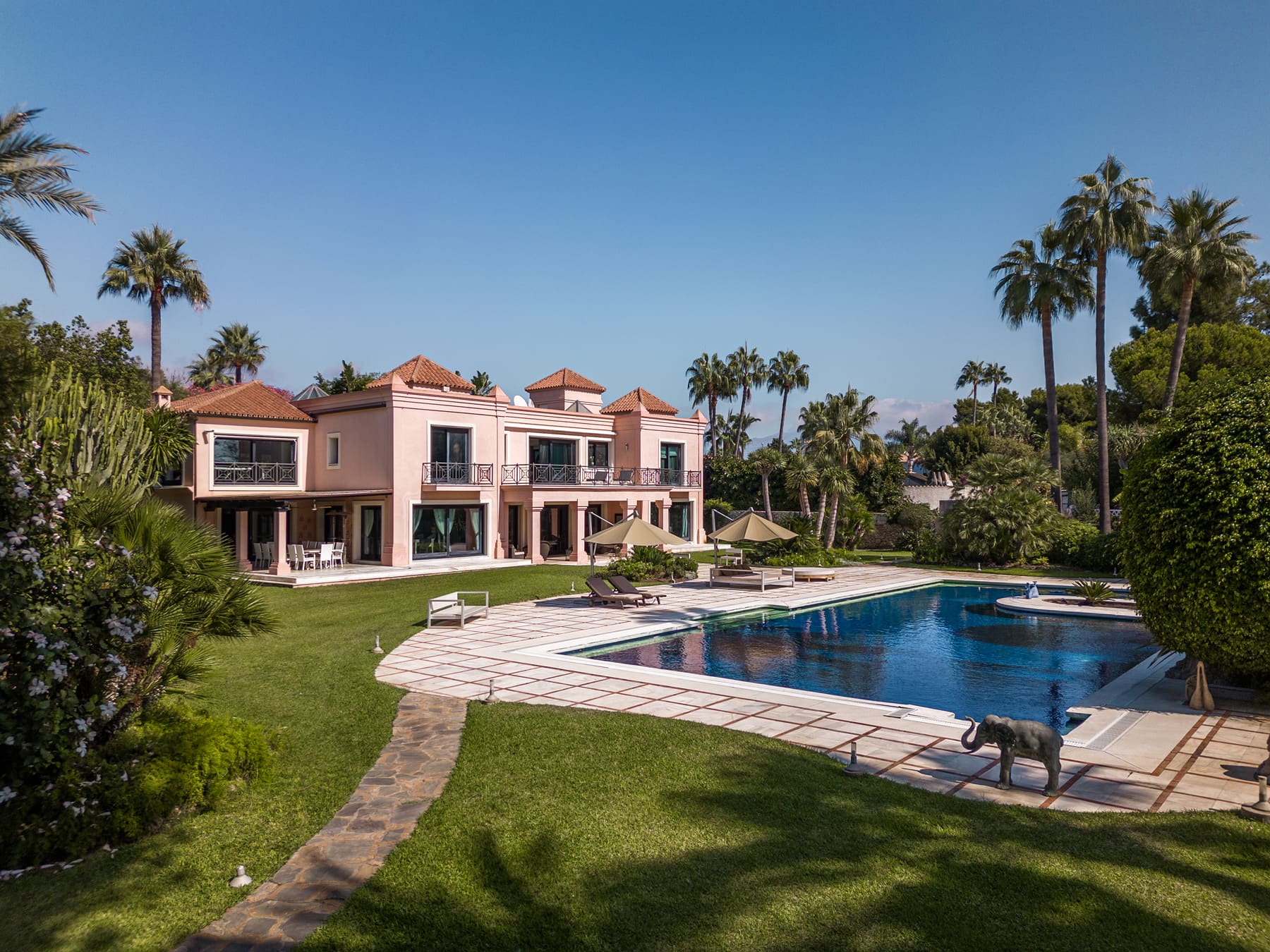 Villa in El Paraíso Barronal