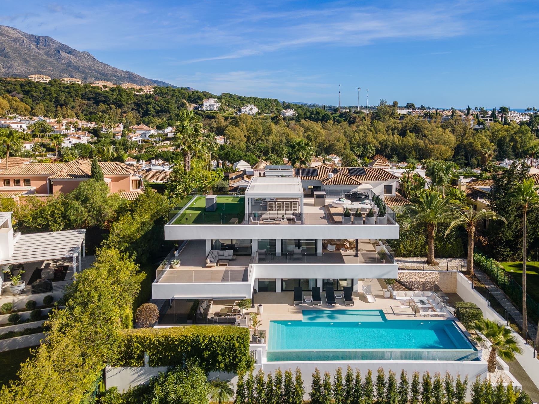 Modern Golf Valley Villa
