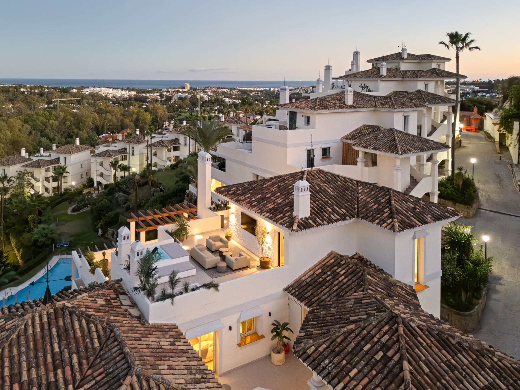 Duplex Pethouse with Views