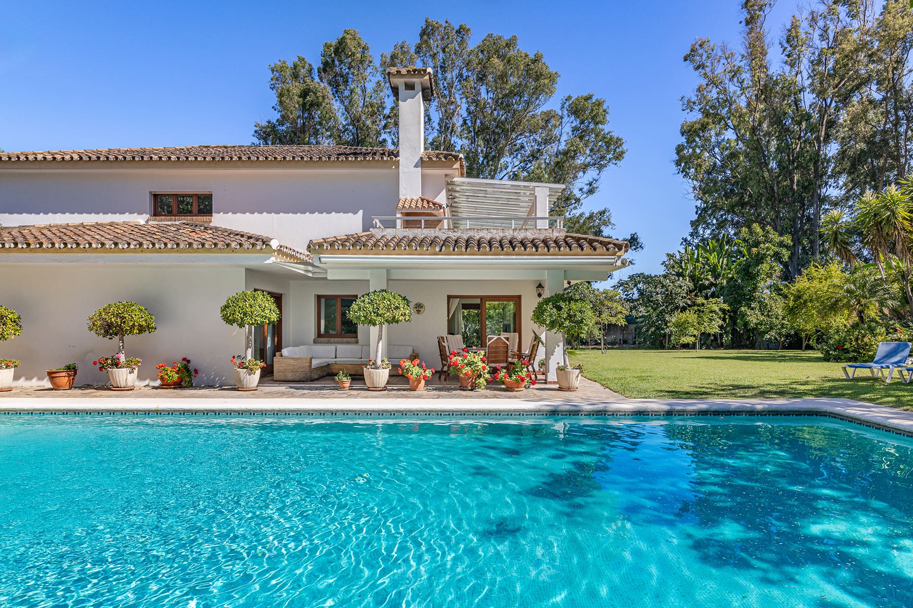 Beachside villa with large garden