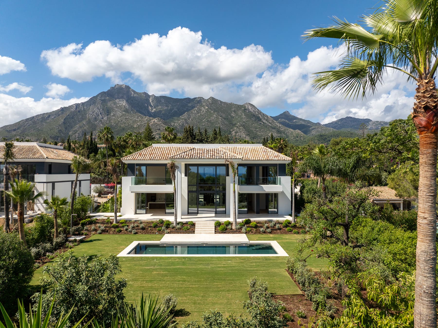 Sea view villa in Nagüeles